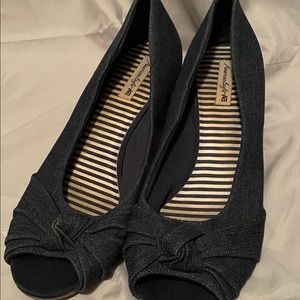 American Eagle 1in blue jean heel